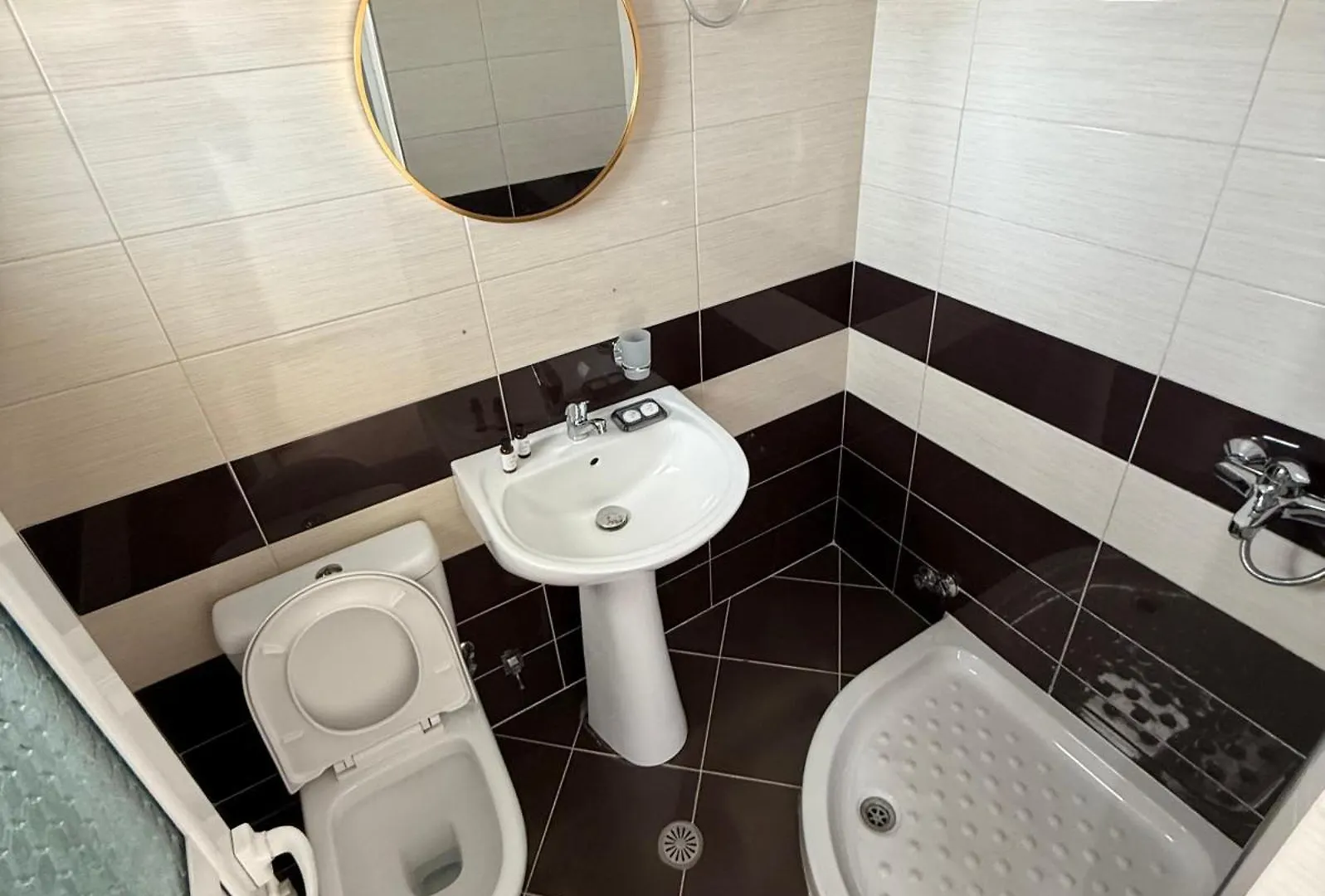 Elio'S Rooms Ксамил Отель