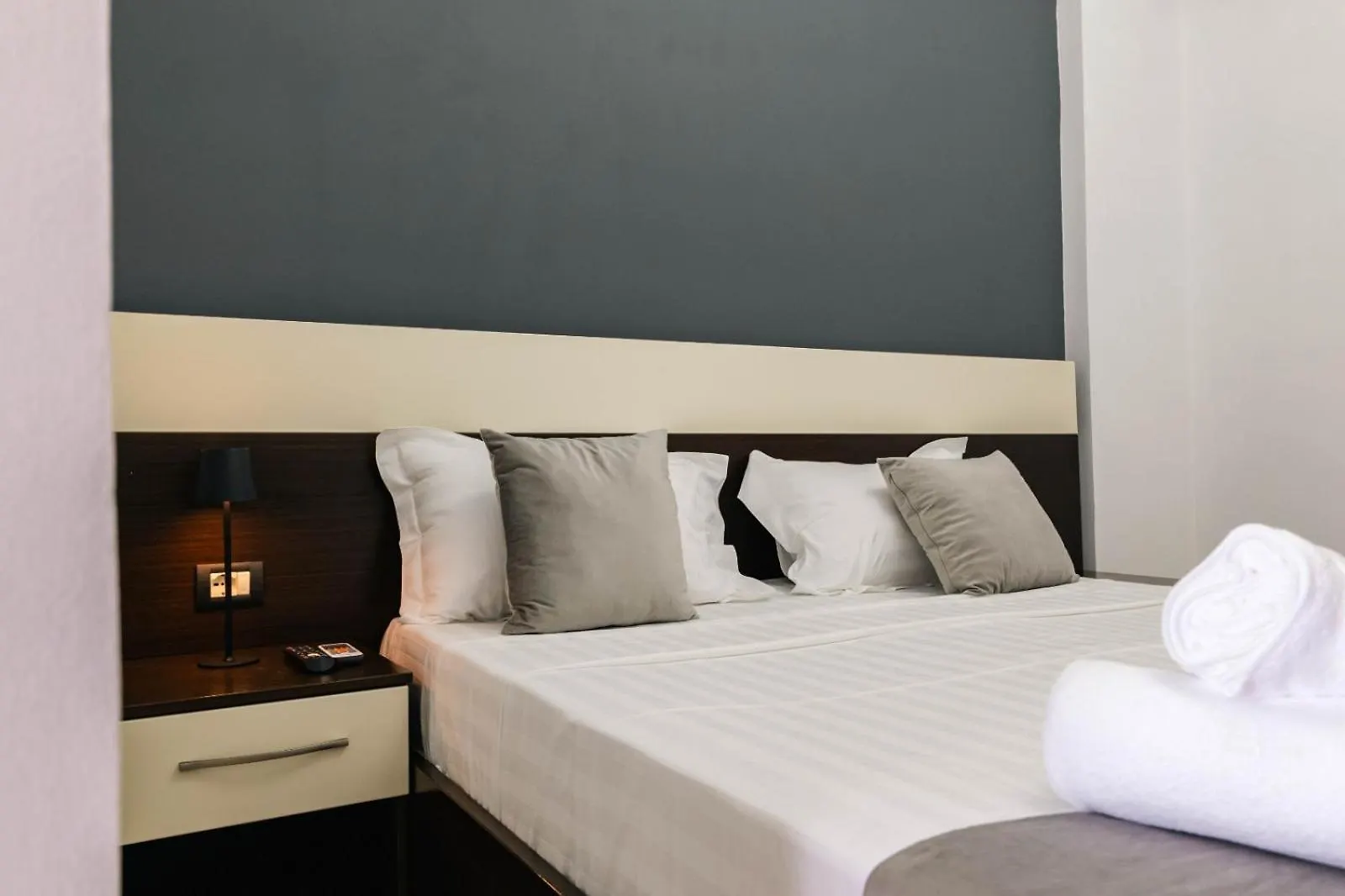 Отель Elio'S Rooms Ксамил