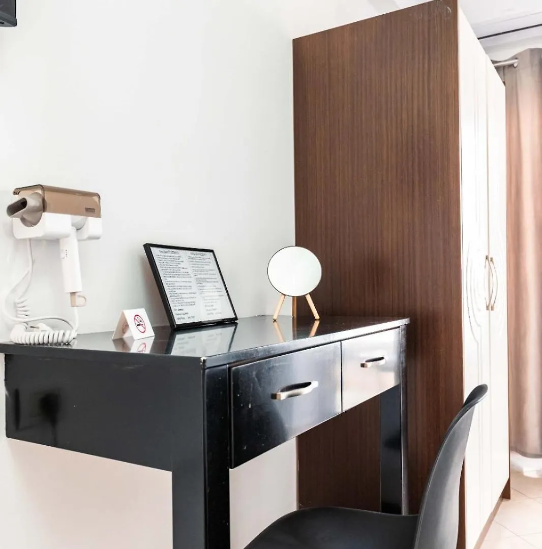 Elio'S Rooms Ксамил 3*,  Албания