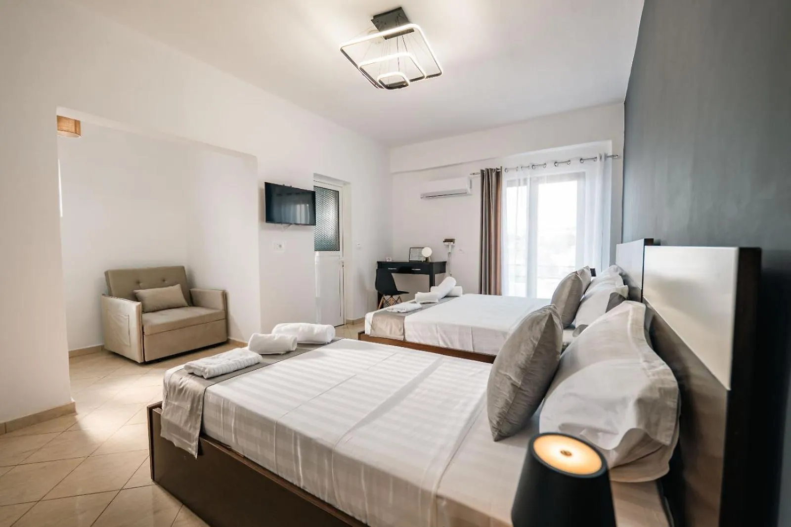 Elio'S Rooms Ксамил Отель