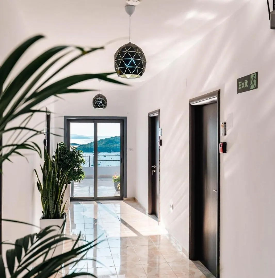 Elio'S Rooms Ксамил Отель