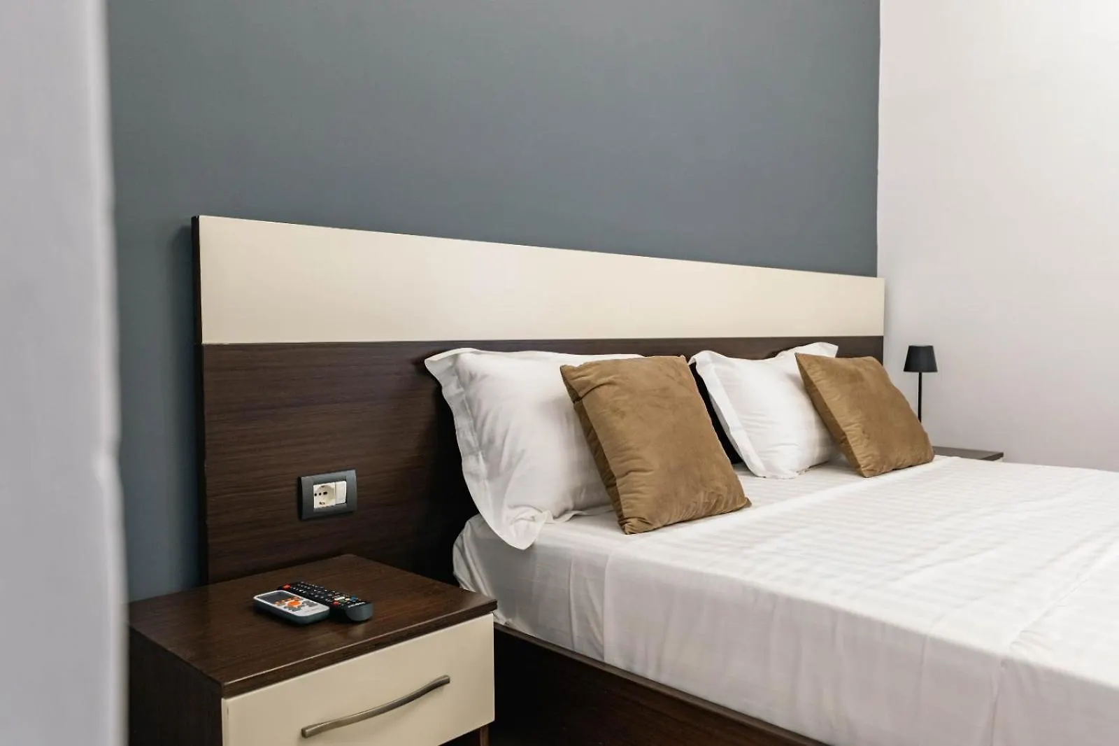 *** Отель Elio'S Rooms Ксамил Албания